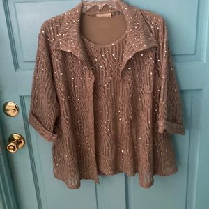 Women’s double blouse set in Size L. Made by Fashion One.